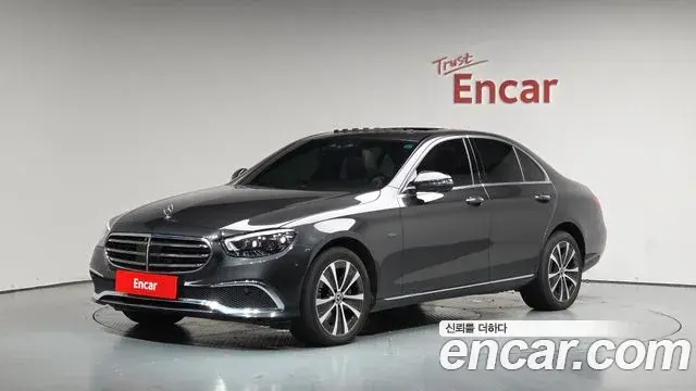 Mercedes-Benz E-Class 2021 — Şəkil 27/35