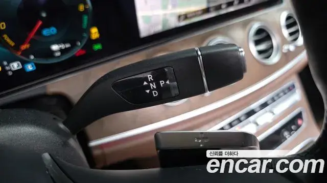 Mercedes-Benz E-Class 2021 — Şəkil 7/35