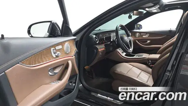 Mercedes-Benz E-Class 2021 — Şəkil 11/35