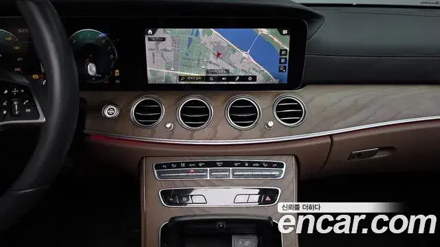 Mercedes-Benz E-Class 2021 — Şəkil 21/35
