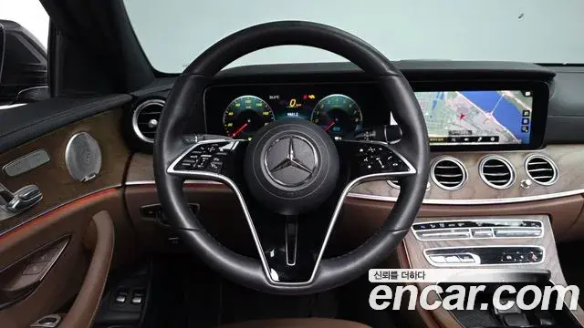 Mercedes-Benz E-Class 2021 — Şəkil 20/35