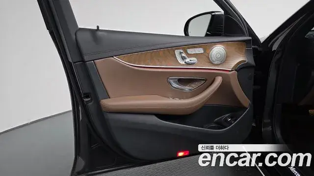 Mercedes-Benz E-Class 2021 — Şəkil 10/35