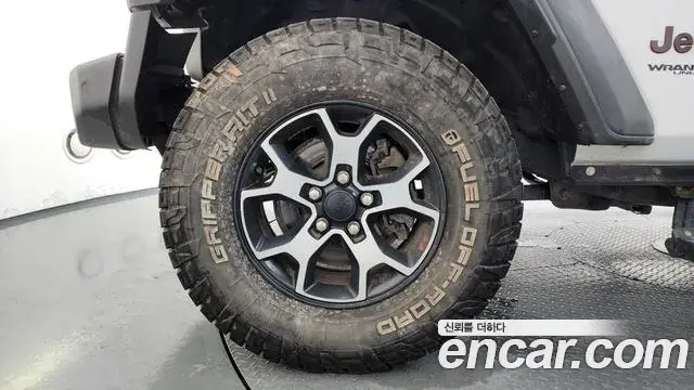 Jeep Wrangler 2019 — ფოტო 9/20