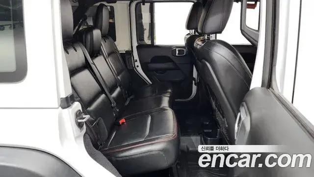 Jeep Wrangler 2019 — ფოტო 5/20