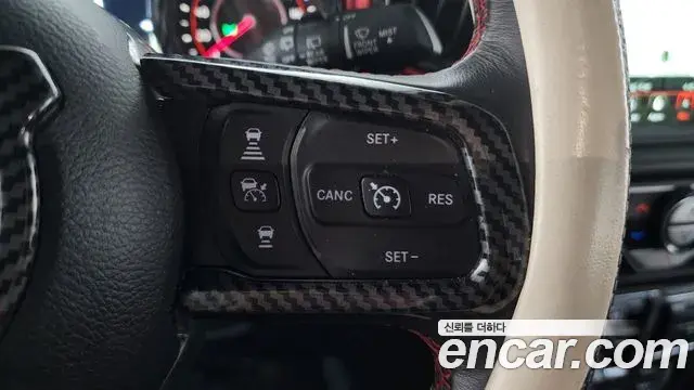 Jeep Wrangler 2019 — ფოტო 8/20