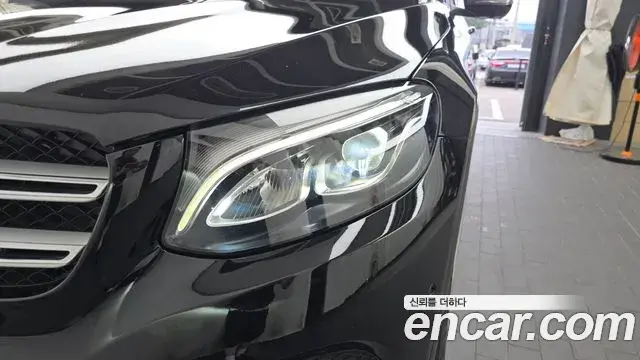Mercedes-Benz GLC-Class 2018 — ფოტო 25/34