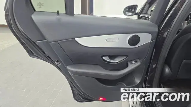 Mercedes-Benz GLC-Class 2018 — ფოტო 32/34