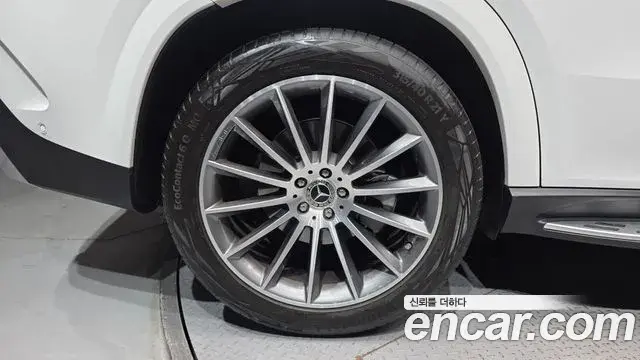 Mercedes-Benz GLE-Class 2025 — Photo 1/35