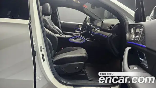 Mercedes-Benz GLE-Class 2025 — Photo 30/35
