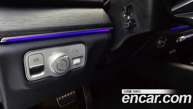 Mercedes-Benz GLE-Class 2025 — Photo 23/35
