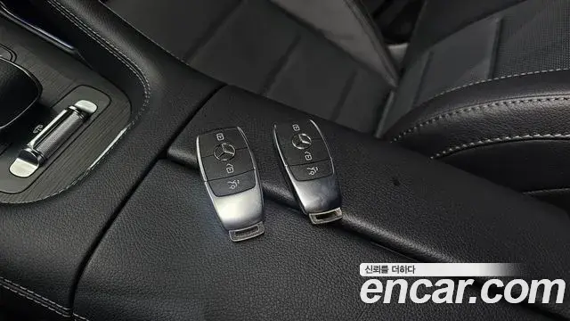 Mercedes-Benz GLE-Class 2025 — Photo 11/35