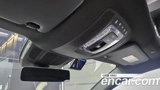 Mercedes-Benz GLE-Class 2025 — Photo 18/35