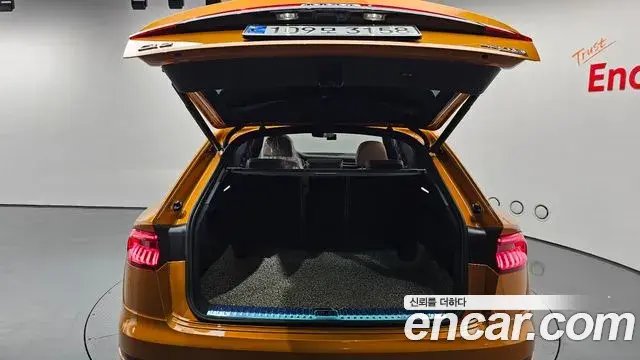 Audi Q8 2021 — Şəkil 19/20