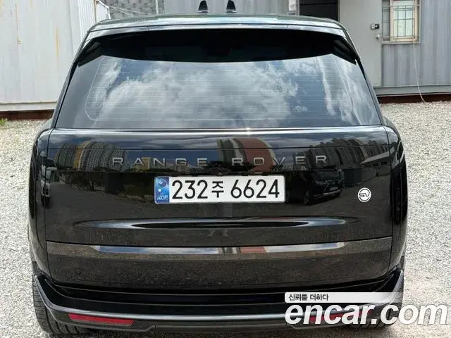 Land Rover Range Rover 2024 — Photo 2/8