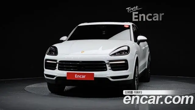 Porsche Cayenne 2020 — ფოტო 26/36