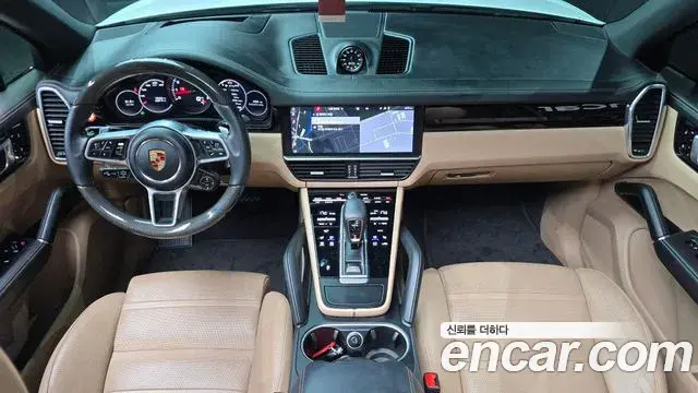 Porsche Cayenne 2020 — ფოტო 31/36