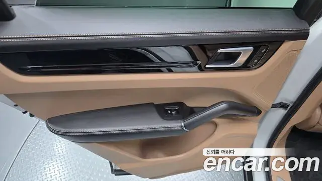 Porsche Cayenne 2020 — ფოტო 36/36