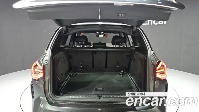 BMW X3 2022 — Photo 28/31