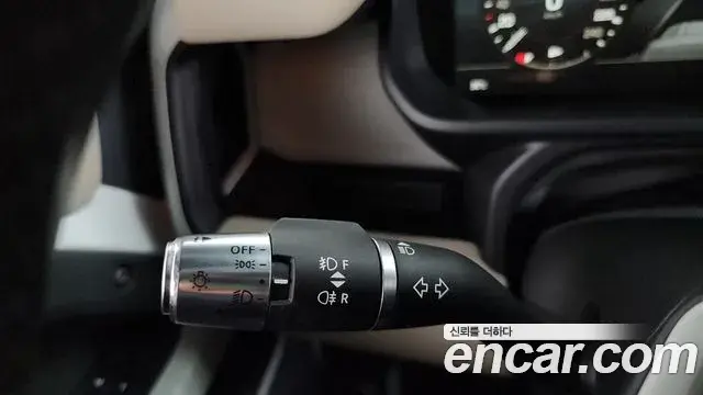 Land Rover Defender 2021 — ფოტო 4/33