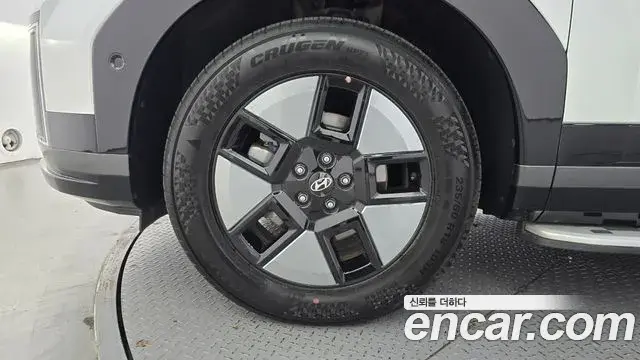 Hyundai Santa Fe 2024 — Photo 7/36
