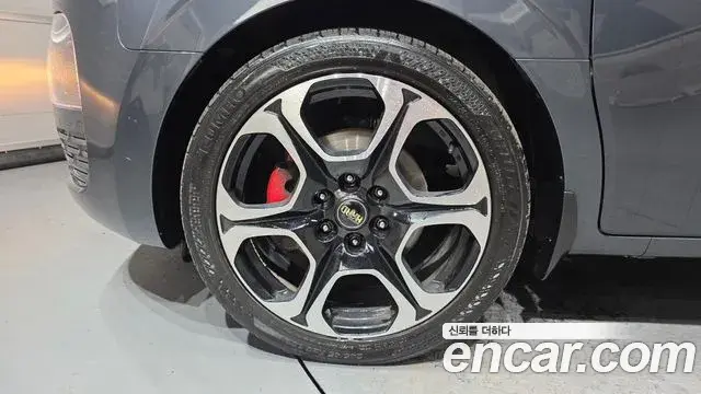 Hyundai Staria 2022 — Фото 5/20