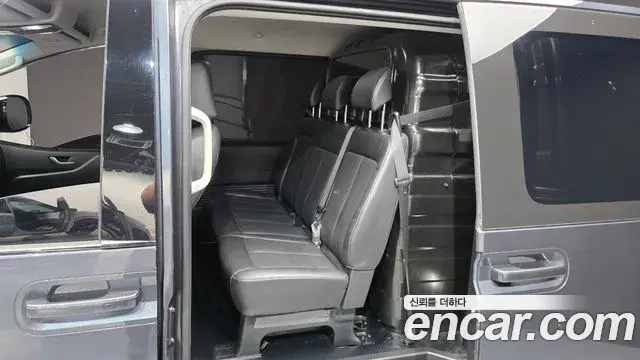 Hyundai Staria 2022 — Фото 11/20