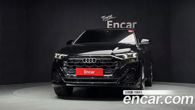 Audi Q8 2025 — Photo 2/34