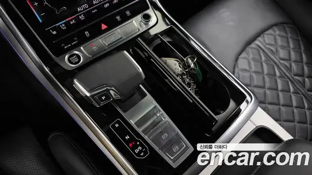 Audi Q8 2025 — Photo 34/34