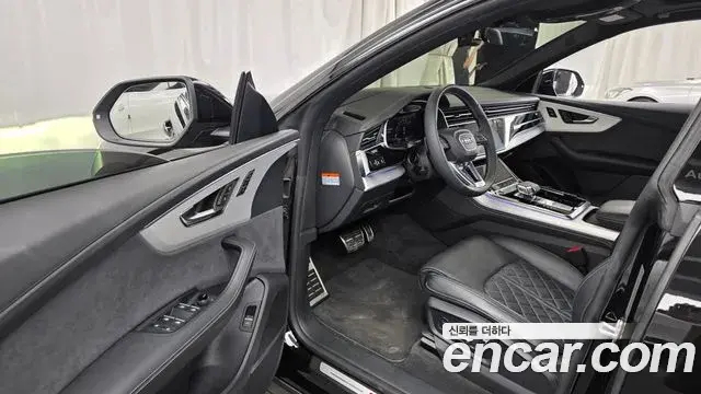 Audi Q8 2025 — Photo 26/34