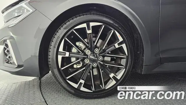 Kia K5 2025 — Şəkil 24/30