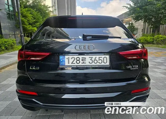 Audi Q3 2022 — ფოტო 18/20