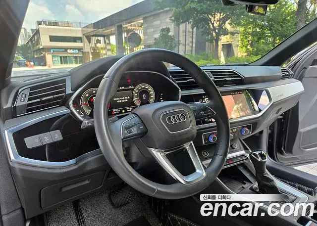 Audi Q3 2022 — ფოტო 15/20