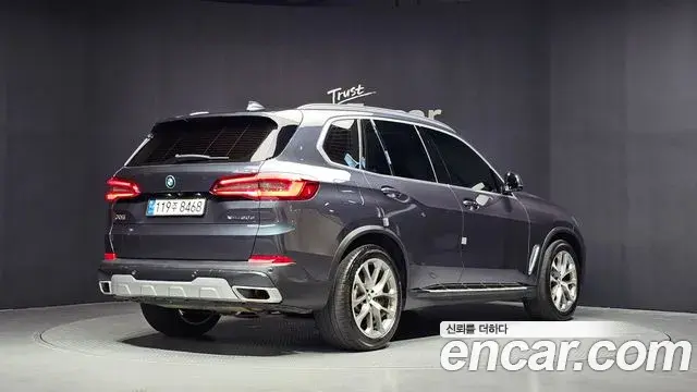 BMW X5 2019 — Şəkil 31/32