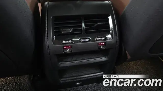 BMW X5 2019 — Şəkil 27/32