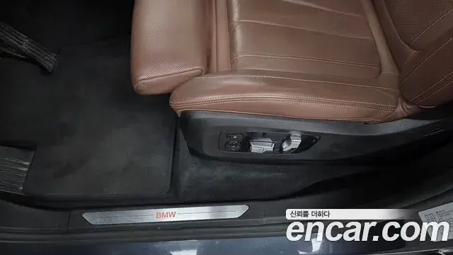 BMW X5 2019 — Şəkil 26/32