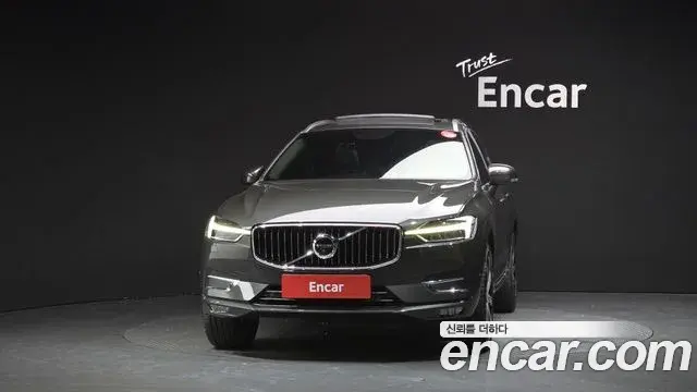 Volvo XC60 2019 — Şəkil 14/20
