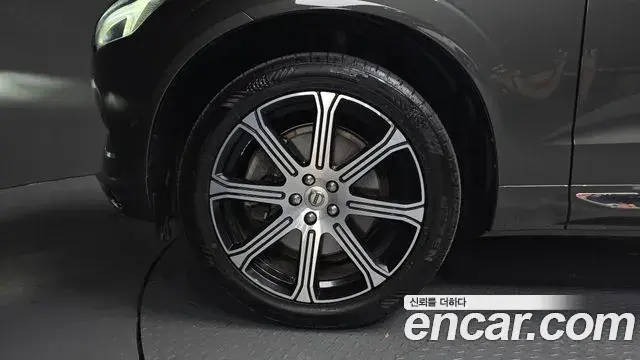 Volvo XC60 2019 — Şəkil 20/20