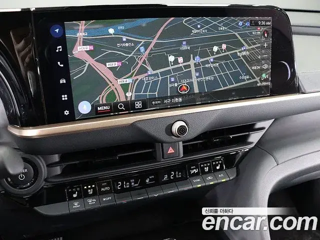 Toyota Crown Crossover 2025 — Photo 14/20