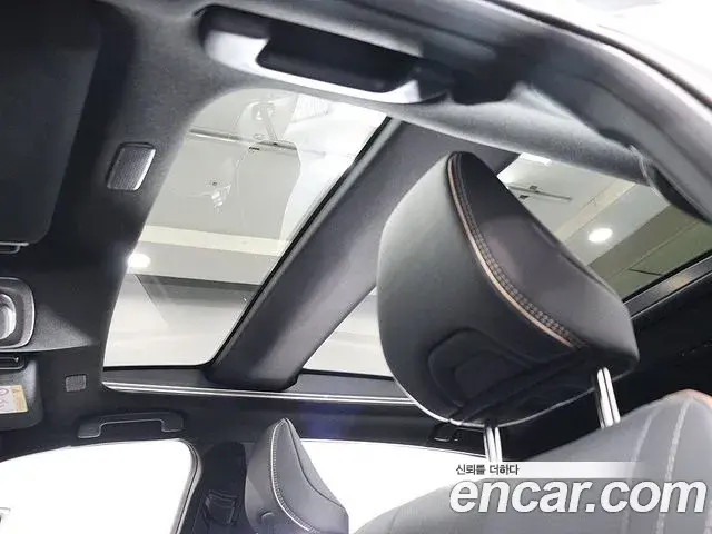Toyota Crown Crossover 2025 — Photo 18/20
