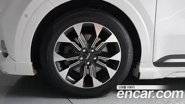 Kia Carnival 2023 — Şəkil 1/34