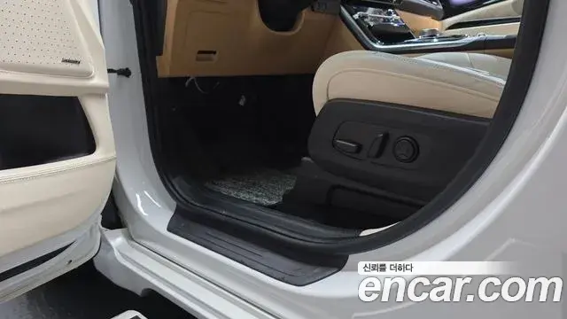 Kia Carnival 2023 — Şəkil 18/34
