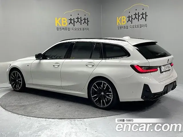 BMW 3 Series 2023 — Photo 14/20