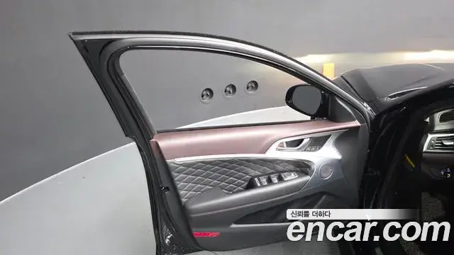 Genesis G70 2019 — Photo 30/39