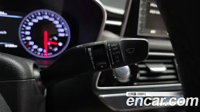 Genesis G70 2019 — Photo 21/39