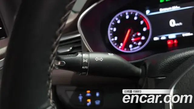 Genesis G70 2019 — Photo 19/39