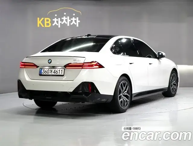 BMW 5 Series 2025 — ფოტო 10/20