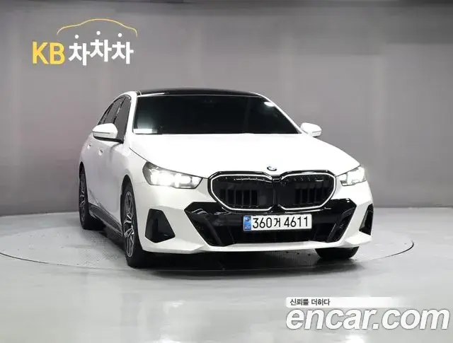 BMW 5 Series 2025 — ფოტო 4/20