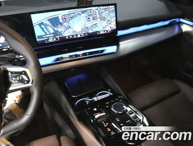 BMW 5 Series 2025 — ფოტო 14/20