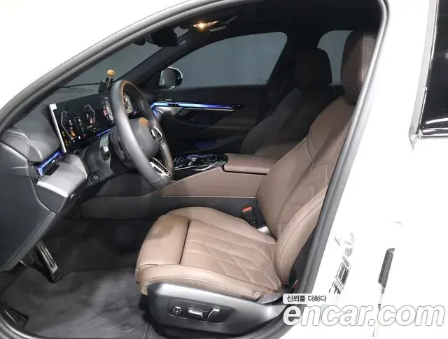 BMW 5 Series 2025 — ფოტო 7/20