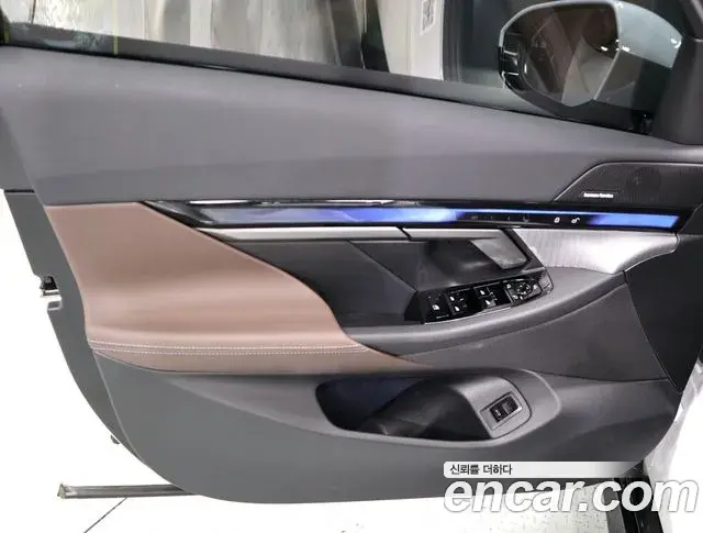 BMW 5 Series 2025 — ფოტო 12/20
